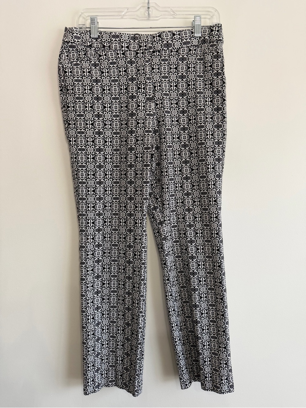 Chico's Black & White Geometric Pattern Pants Size 6R